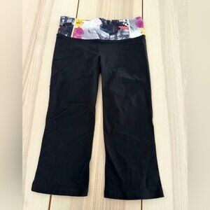lululemon athletica high rise  Black Leggings Floral Waistband size 8